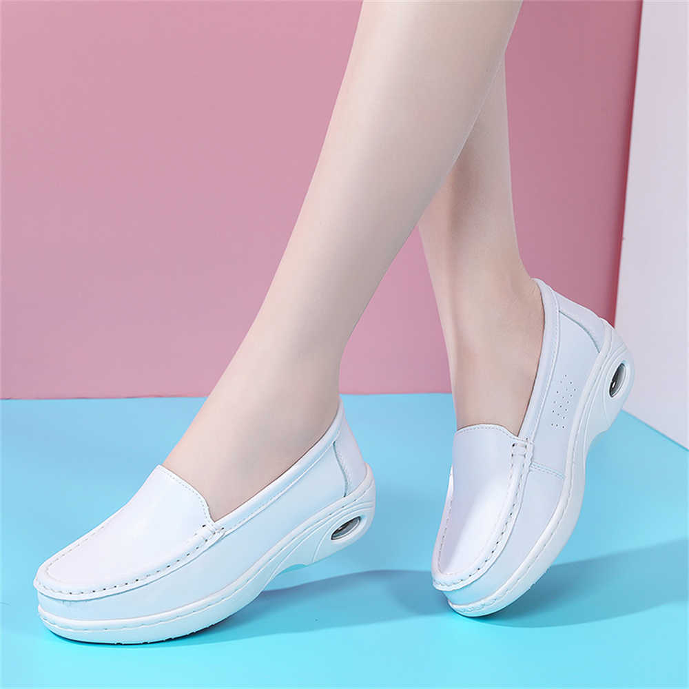 Sewing Industry - Sepatu Hak Sol Putih Chunky Sepatu