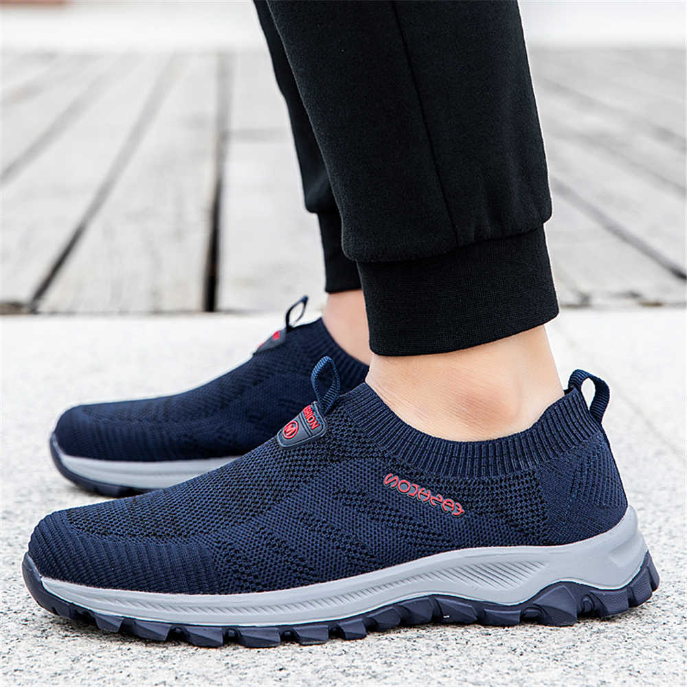 Sepatu Sneakers Pria Kasual Go - Sewing Industry ulasan dan harga