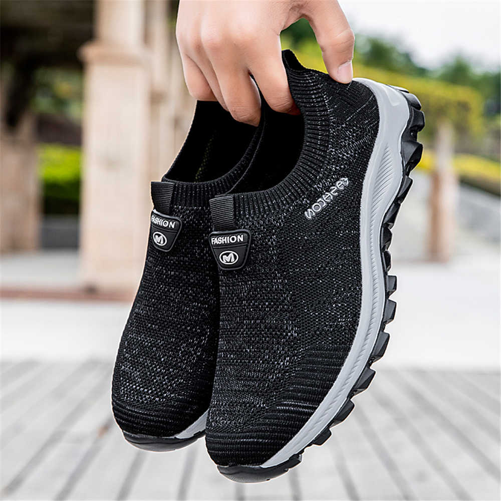 Sepatu Sneakers Pria Kasual Go - Sewing Industry ulasan dan harga